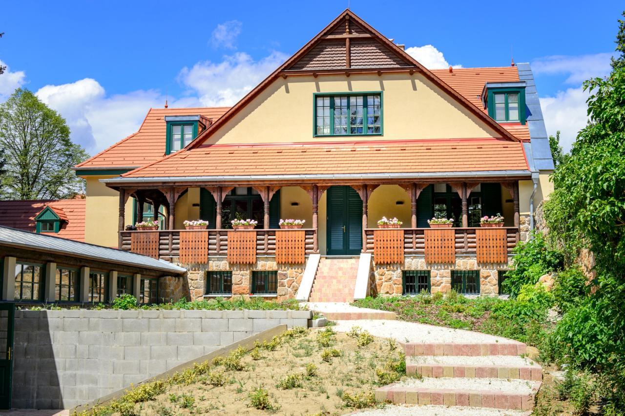 Klebelsberg Kastely 4* Budapesta